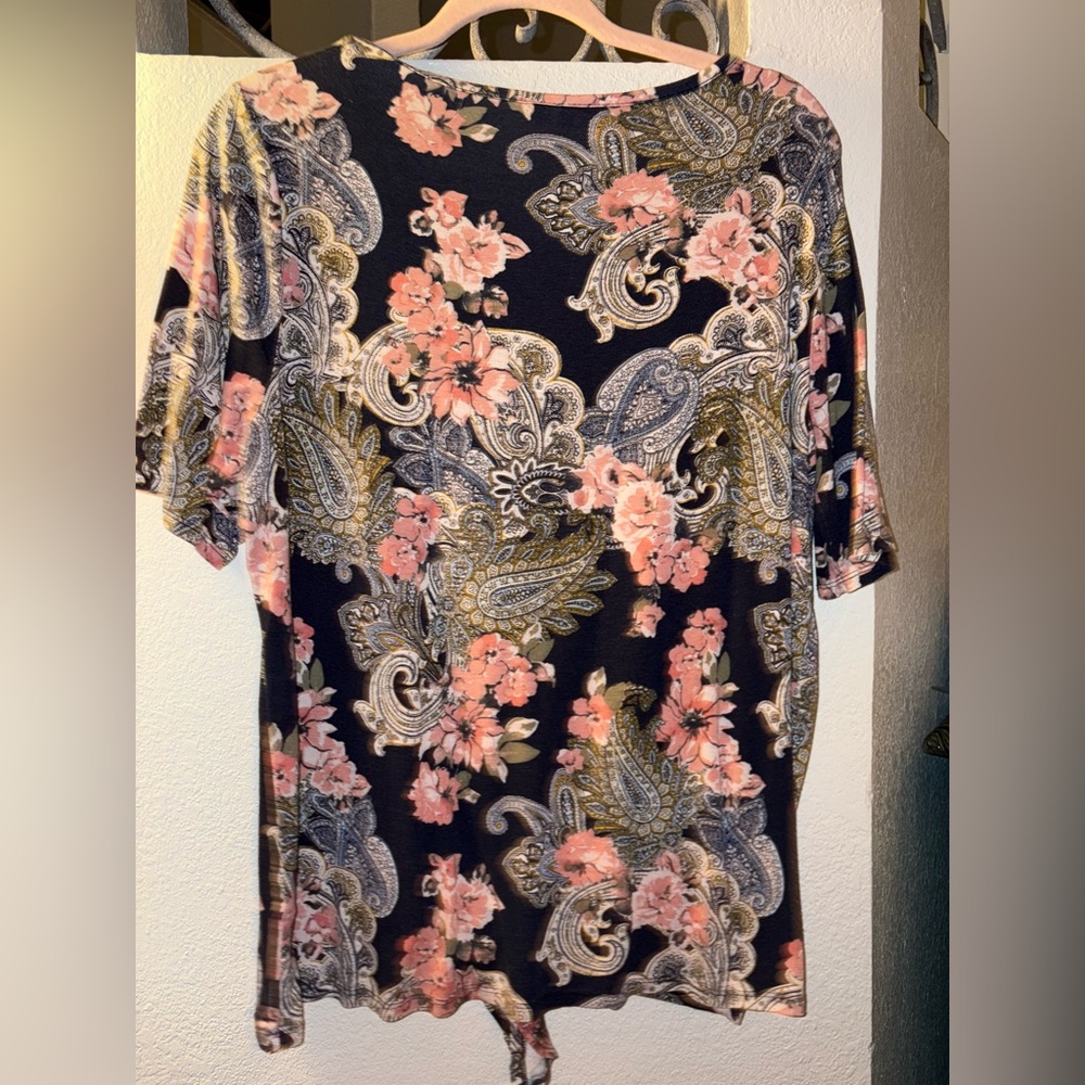 PerSeption Concept Floral and Paisley Blouses - Navy and Red - Picture 7 of 9